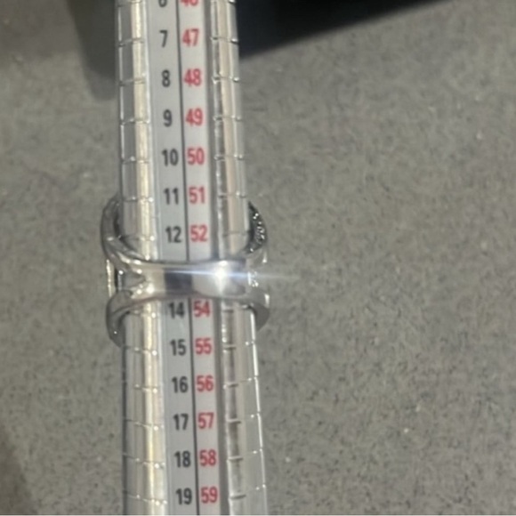 Rhinestone, Silver Plated Cocktail Statement ring - - Picture 11 of 14